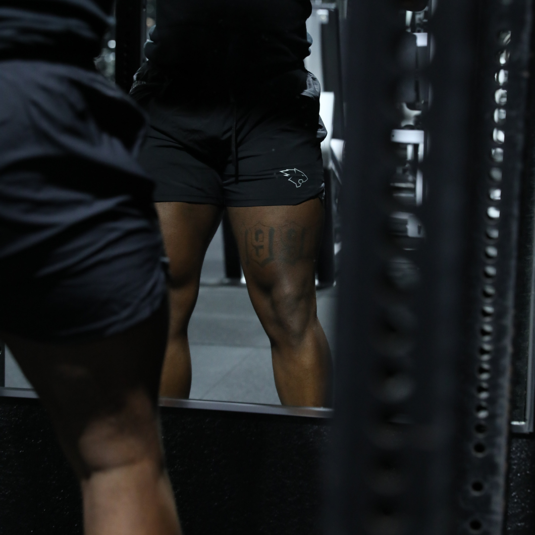 ESSENTIAL 5” SHORT - BLACK