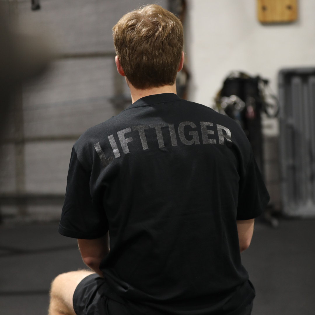 STRENGTH HEAVY TEE - BLACK