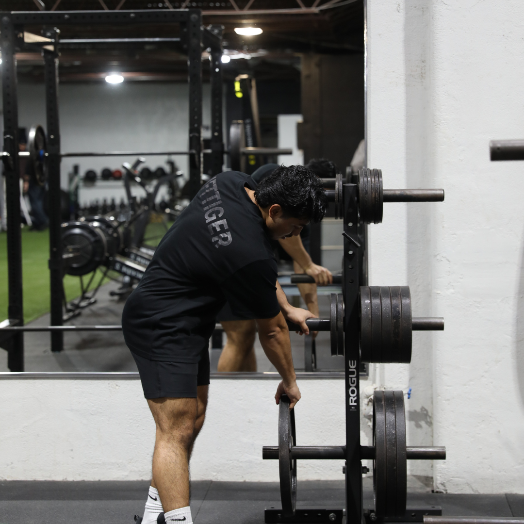 STRENGTH HEAVY TEE - BLACK