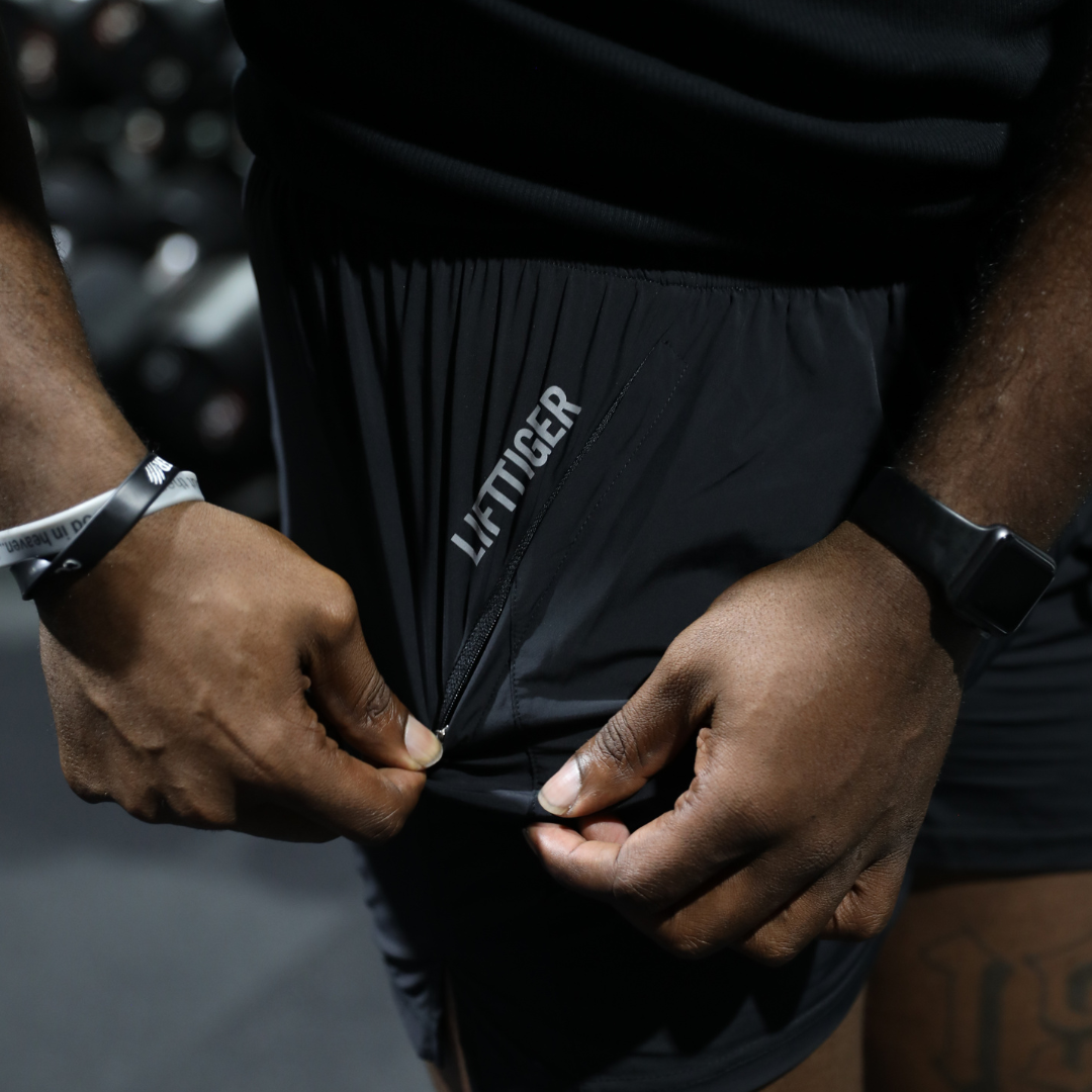 ESSENTIAL 5” SHORT - BLACK