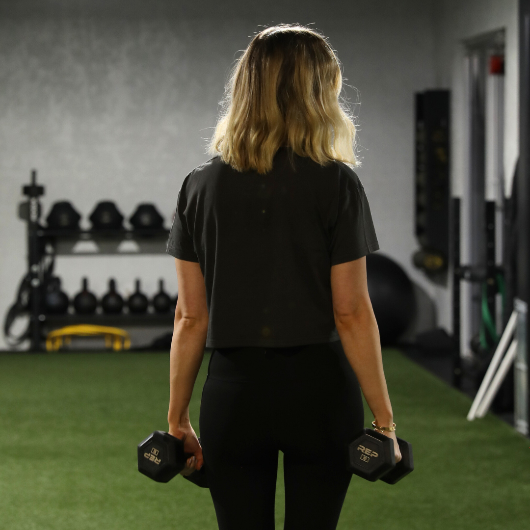 TRAINING CROP TOP - FADED BLACK